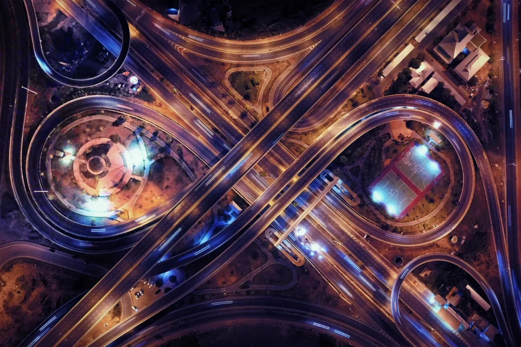 Hurja Solutions integraatio-blogin kuvituskuva, jossa ilmakuva tiestä.